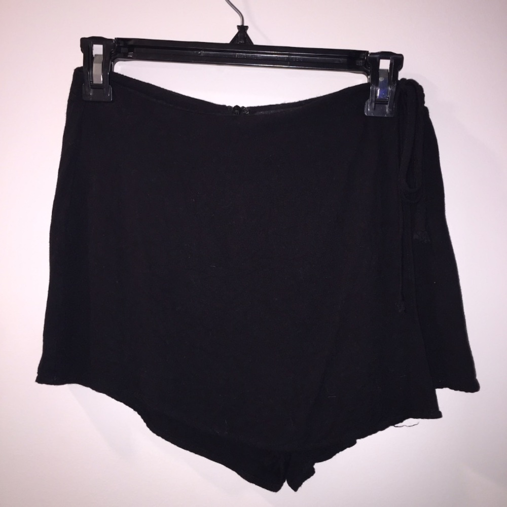 Kendall & Kylie wrap skirt/skort